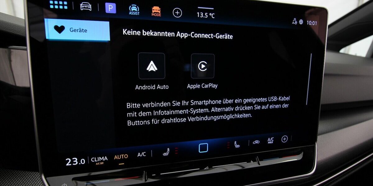 VW Golf VIII Variant 1.5 TSI R-Line LED+KAMERA+ACC 30.953 km 27.500 &euro; Hagenow 19230
