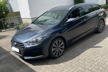 Hyundai i40 145.000 km 14.400 &euro; Weinheim 69469