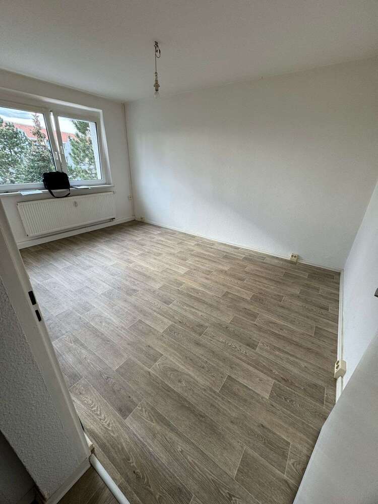 Wohnung zum Mieten in Borna 171,26 € 26 m²