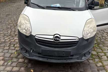 Opel Combo 110.586 km 2.000 € Solingen 42651