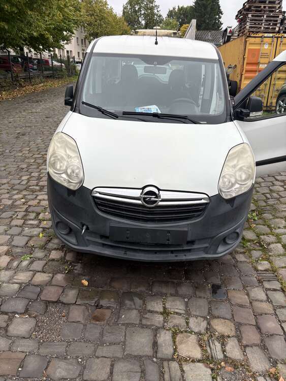 Opel Combo 110.586 km 2.000 € Solingen 42651