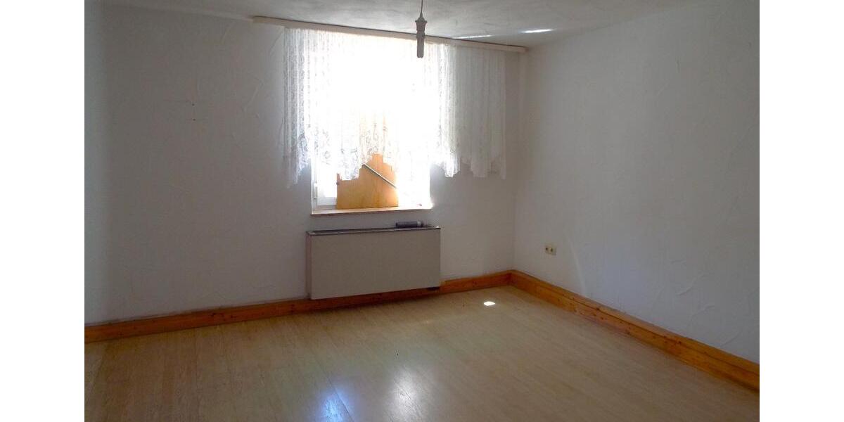 Einfamilienhaus Hermersberg - 7 Zimmer, 174 m&sup2;, 220.000&euro; | Angebot:27209578
