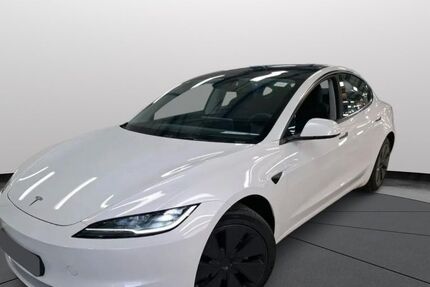 Tesla Model 3 39.100 km 36.771 € Frankfurt am Main 60386