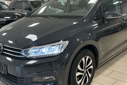 VW Touran 99.355 km 23.440 € Bonn 53227