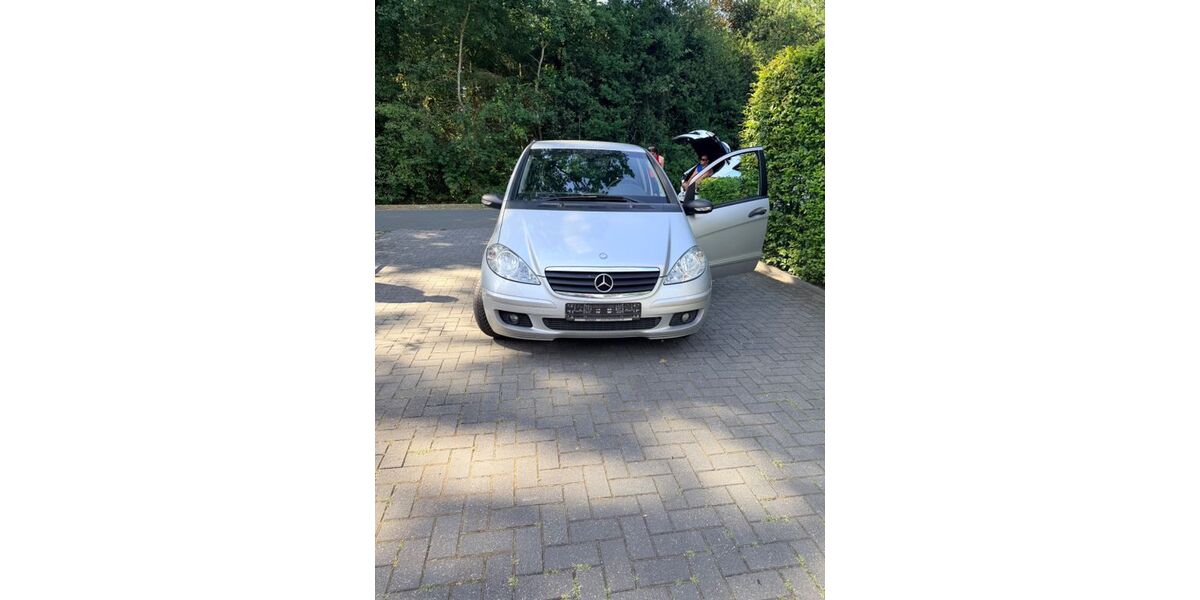 Mercedes-Benz A 150 99.400 km 4.000 &euro; Ringe 49824