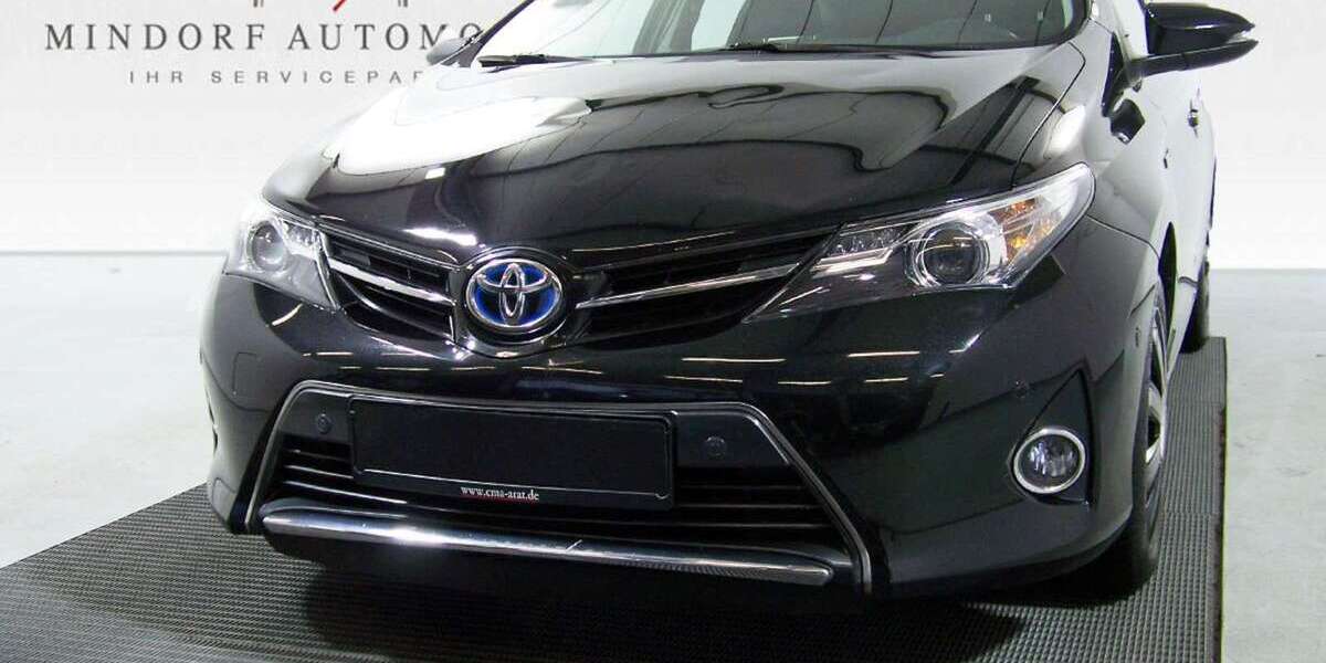 Toyota Auris 118.832 km 12.381 &euro; Hamburg 22119