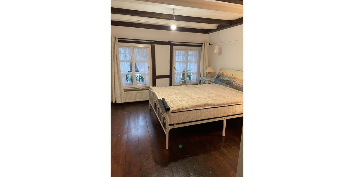 Zur Miete: idyllisches Fachwerkhaus, 80qm Wohnfläche, 1200 € kalt 4 zimmer