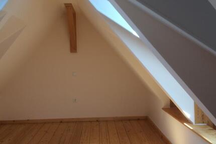 Nachmieter: 1,5 WE1.1 KH-FH - EBK, FB-Heizung, Spitzboden, Garten 1.5 zimmer