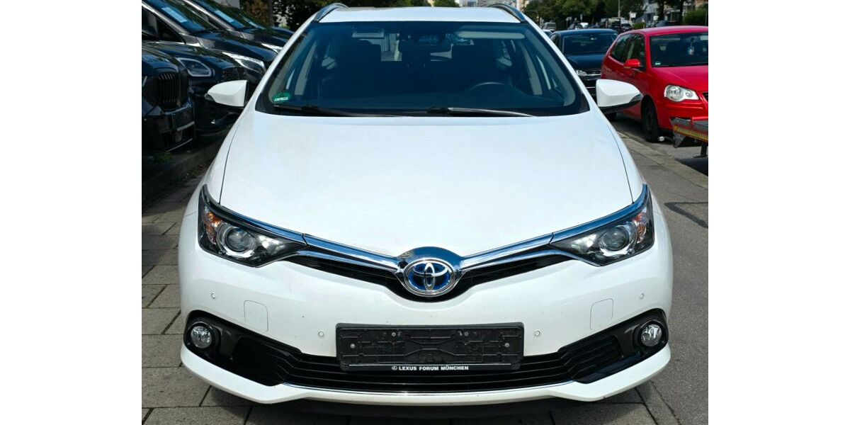 Toyota Auris 96.000 km 14.900 &euro; München 81673