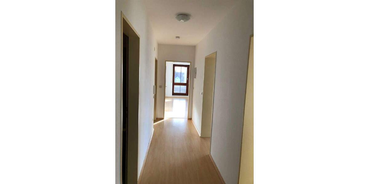 Etagenwohnung Vilsbiburg - 3 Zimmer, 79 m&sup2;, 800&euro; | Angebot:25165299