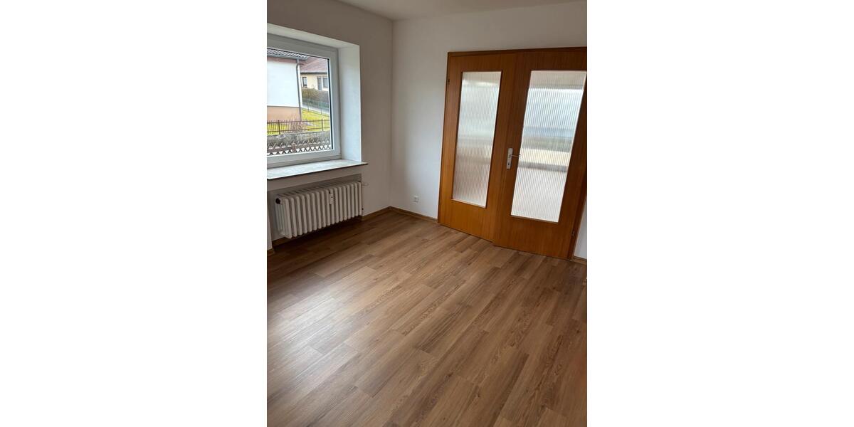 Erdgeschoßwohnung Giengen an der Brenz - 4 Zimmer, 94 m&sup2;, 1.300&euro; | Angebot:25256454