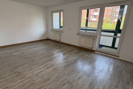 helle 2-Raum-Wohnung mit Wintergarten und Blick ins Grüne: in Gera-Bieblach! - Wohnung Gera Alt-Bieblach | Angebot:26339853