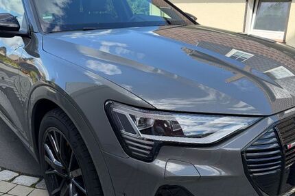 Audi e-tron 42.165 km 34.900 &euro; Zierenberg 34289
