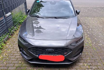 Ford Focus 10.900 km 32.650 &euro; Pulheim 50259
