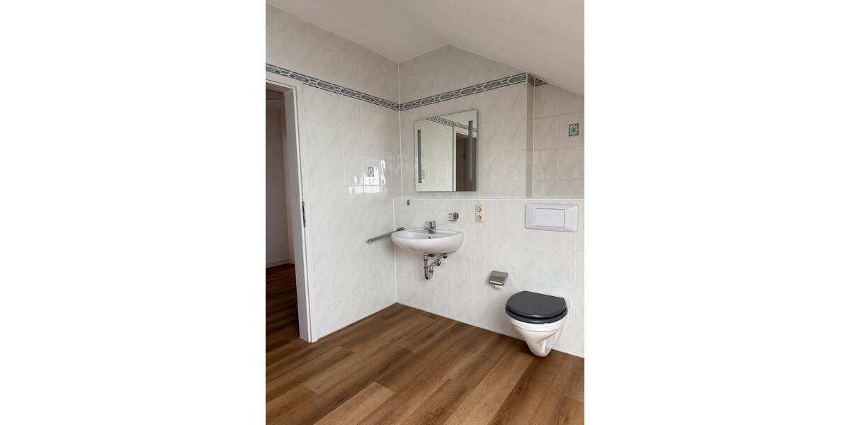 Dachgeschoßwohnung Butzbach - 2 Zimmer, 60 m&sup2;, 750&euro; | Angebot:26407525