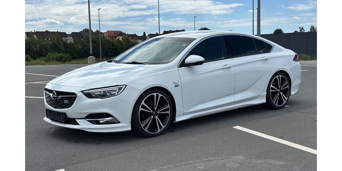 Opel Insignia 107.000 km 12.499 &euro; Marktredwitz 95615