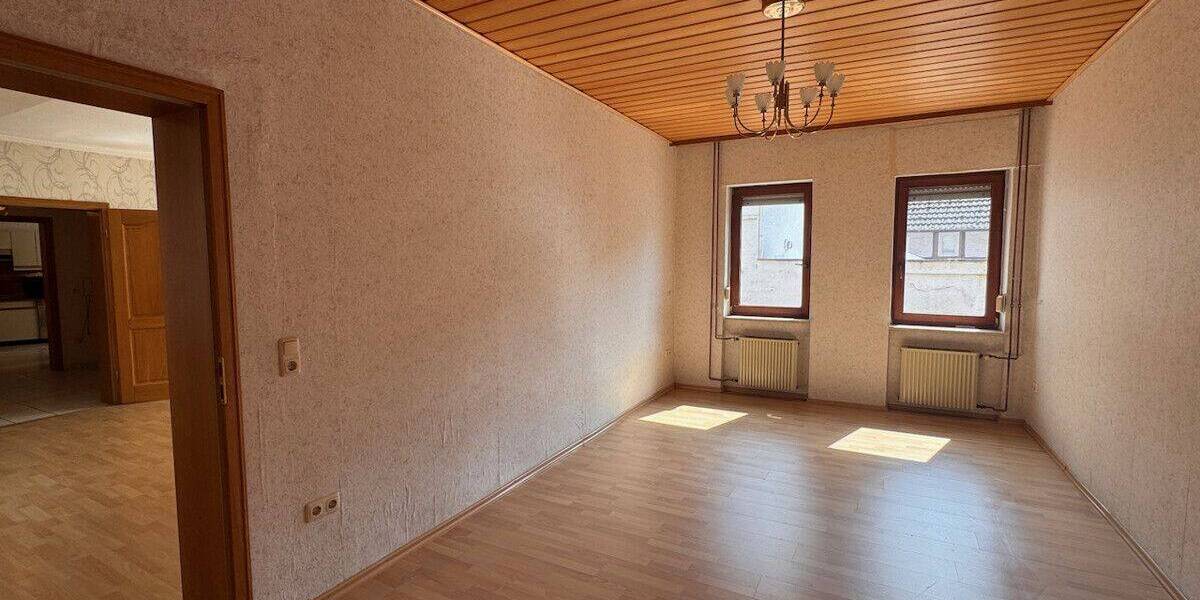 Einfamilienhaus Schaafheim Radheim - 9 Zimmer, 304 m&sup2;, 350.000&euro; | Angebot:26835119