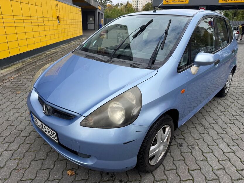 Honda Jazz 150.000 km 2.999 € Berlin 13055