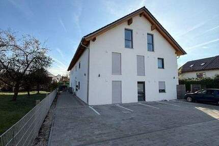 Top-Investment: Vermietete 3-Zimmerwohnung mit Balkon- zzgl. Stellplätzen! 3 zimmer