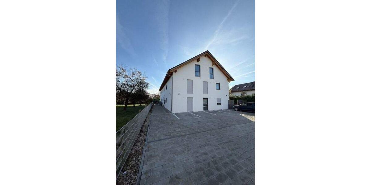 Top-Investment: Vermietete 3-Zimmerwohnung mit Balkon- zzgl. Stellplätzen! 3 zimmer