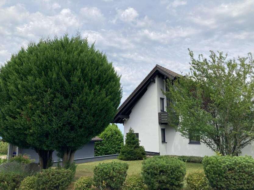 Haus zum Kaufen in Bad Herrenalb 910.000 € 272 m²