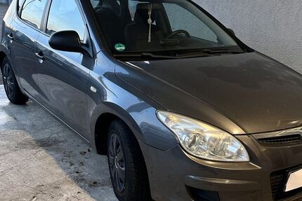 Hyundai i30 300.000 km 2.450 &euro; Karlsruhe 76139