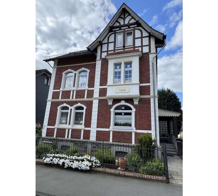 Haus zum Kaufen in Siegen 339.000 € 194.36 m²