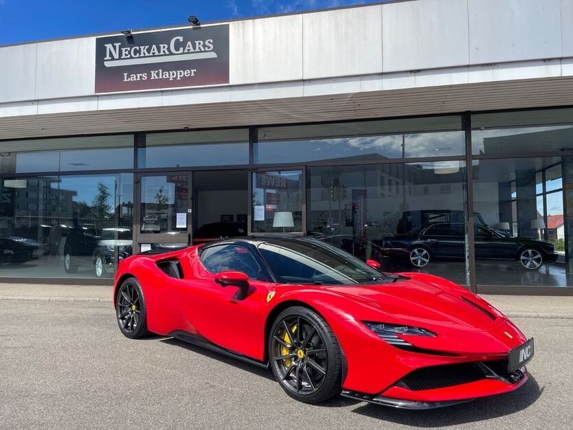 Ferrari SF90 2.998 km 559.980 € Villingen- Schwenningen 78054