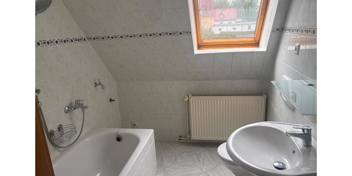Etagenwohnung Hettstedt - 4 Zimmer, 80 m&sup2;, 550&euro; | Angebot:26535299