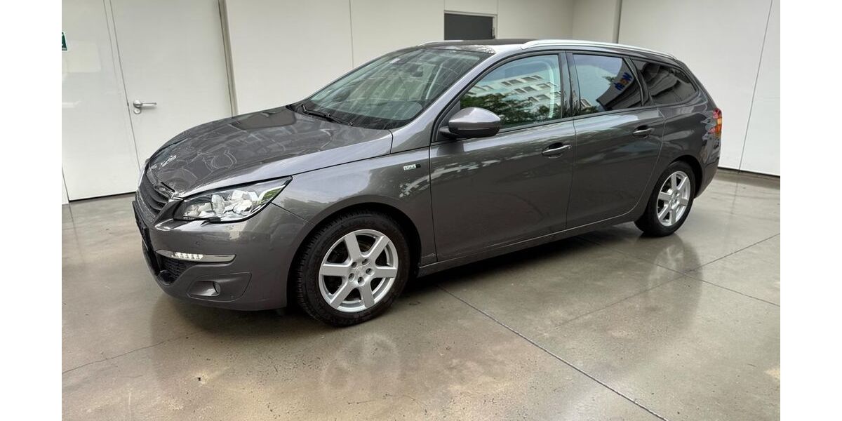 Peugeot 308 119.111 km 5.999 &euro; München 80636