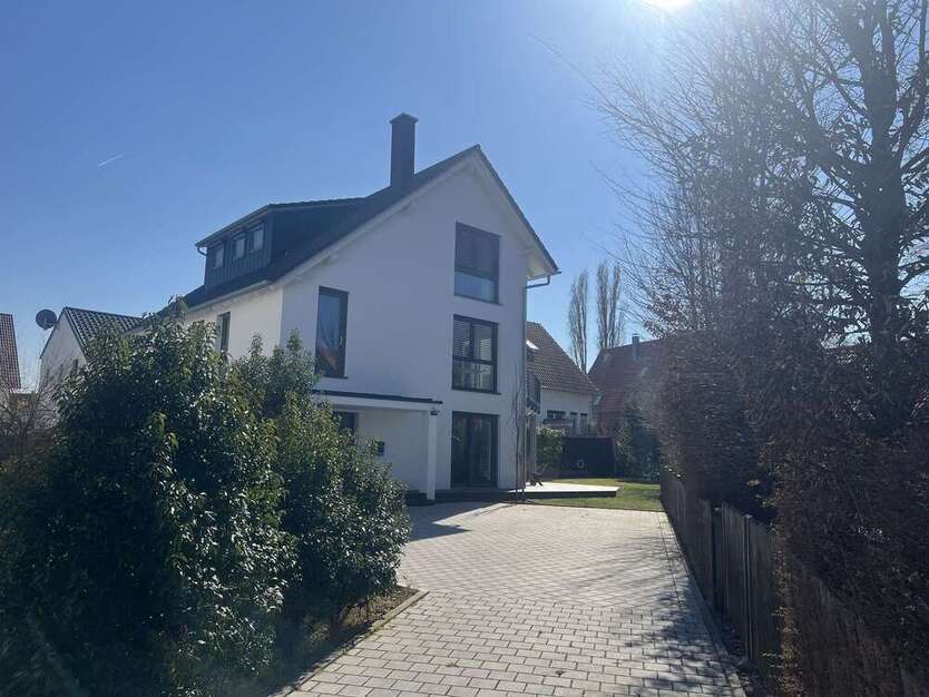 Haus zum Kaufen in Reutlingen 1.100.000 € 212 m²