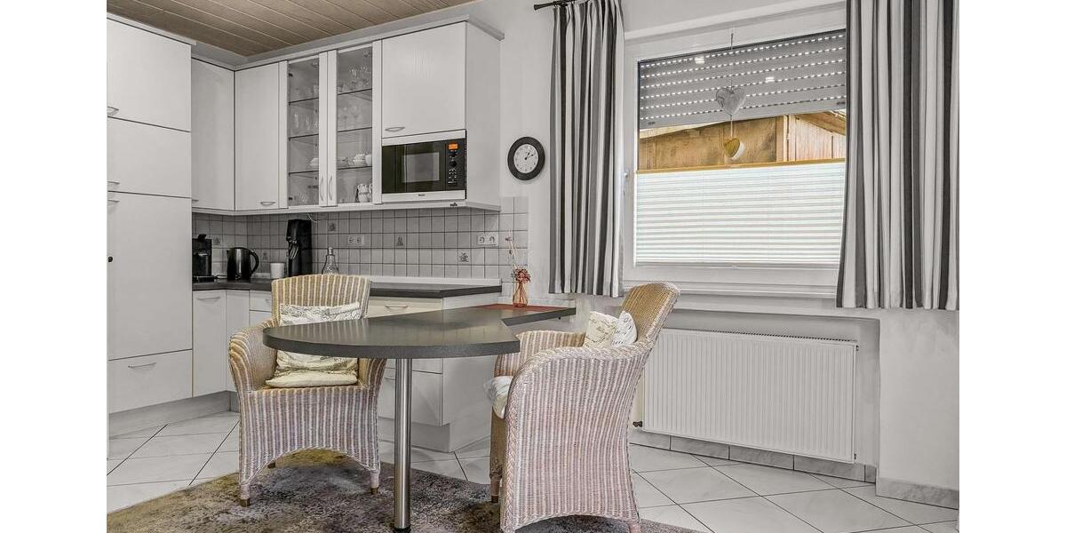 Einfamilienhaus Biedenkopf - 7 Zimmer, 259 m&sup2;, 1.200&euro; | Angebot:25433797