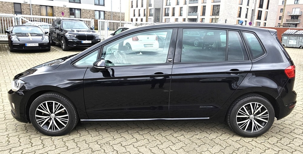 VW Golf Sportsvan VII Sound, KLIMA, ACC, AHK,1 Hand 239.000 km 7.998 &euro; Braunschweig 38106