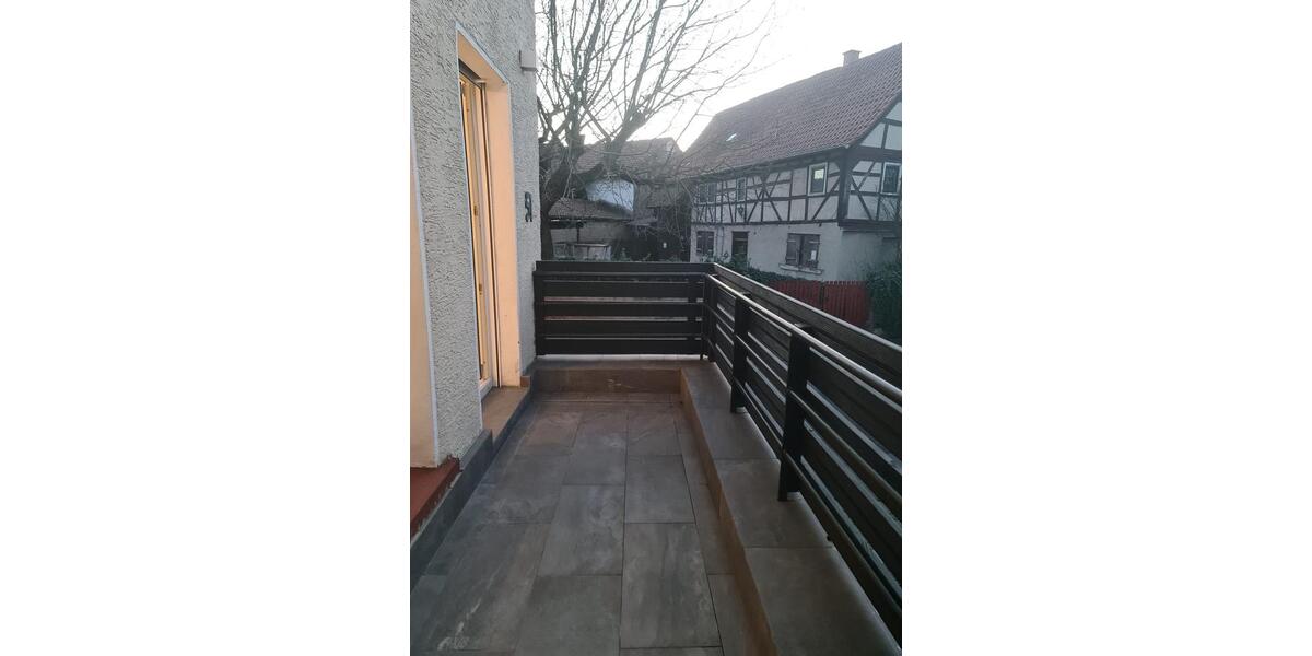 Frisch Renovierte schöne Helle 2 Zimmer-Wohnung mit Balkon 2 zimmer