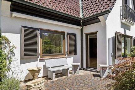 Exklusives Einfamilienhaus mit Pool - im Bergedorfer Villenviertel idyllische Außenbereiche 8 zimmer