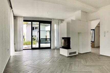 Bei Leipzig, Südlage Garten EFH, Doppelgarage 4 zimmer