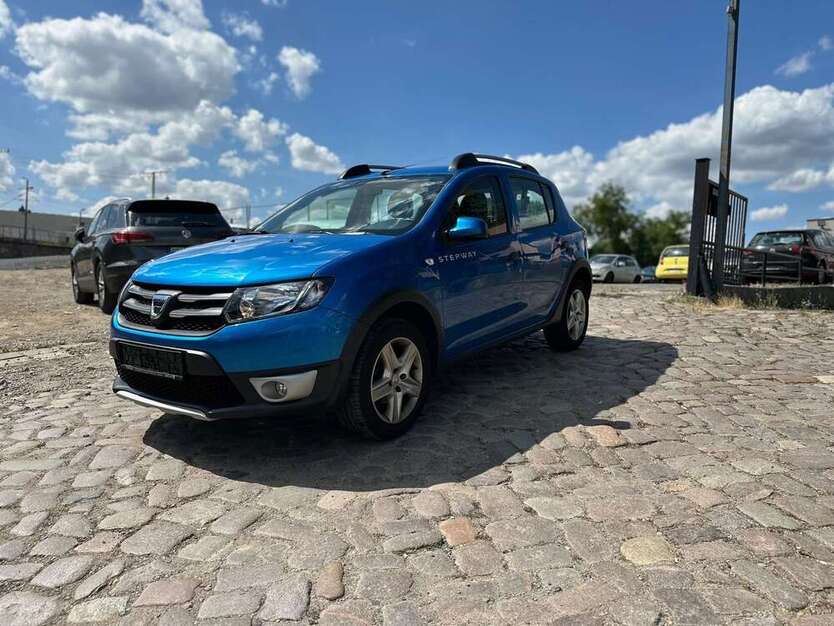 Dacia Sandero 117.000 km 5.790 € Dresden 01157