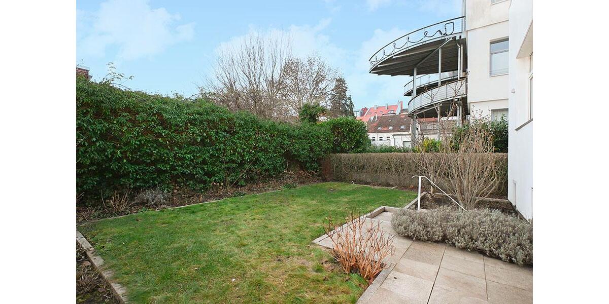 Einfamilienhaus Hildesheim - 11 Zimmer, 360 m&sup2;, 2.500&euro; | Angebot:25415382