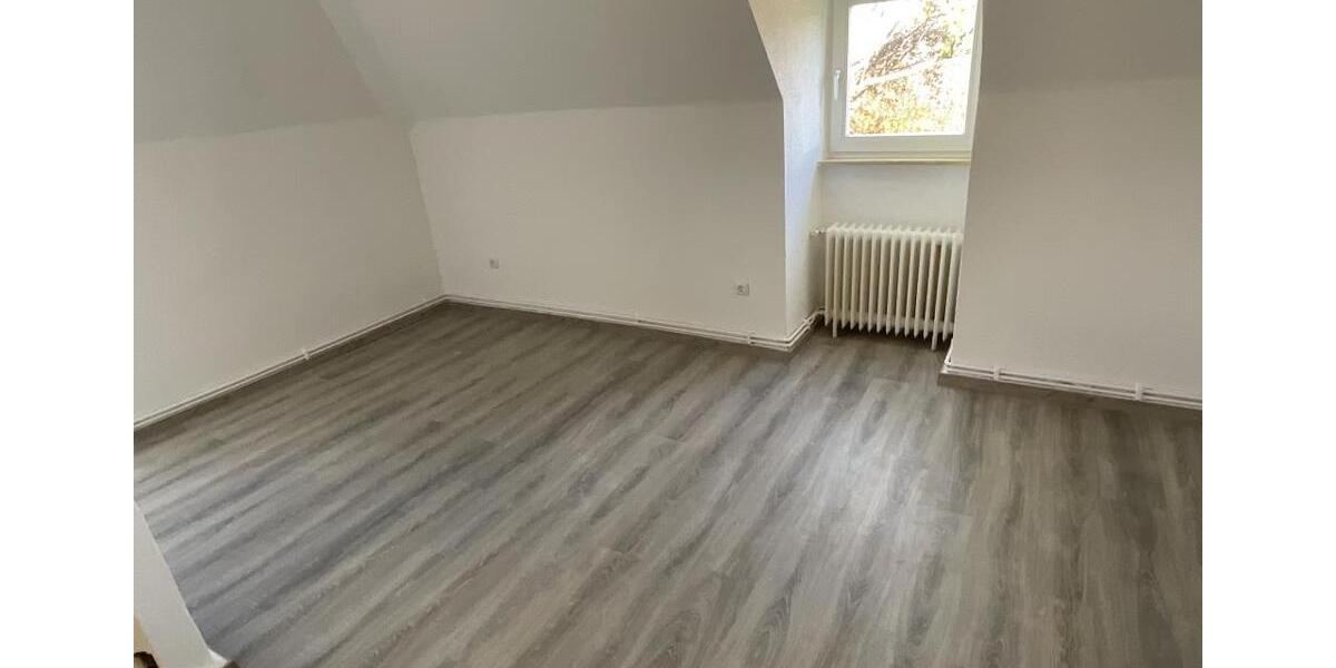 Dachgeschoßwohnung Wilhelmshaven - 3 Zimmer, 55 m&sup2;, 399&euro; | Angebot:26561455