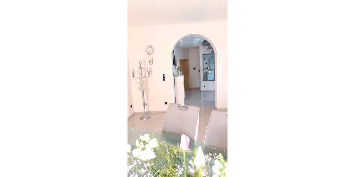 Einfamilienhaus Breidenbach - 8 Zimmer, 207 m&sup2;, 470.000&euro; | Angebot:26539621