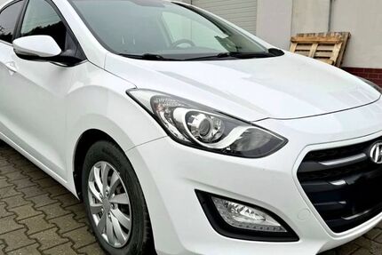 Hyundai i30 145.000 km 1.800 &euro; Hanau 63456