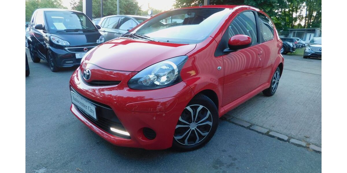 Toyota Aygo (X) 72.250 km 7.300 &euro; Hamburg 22043