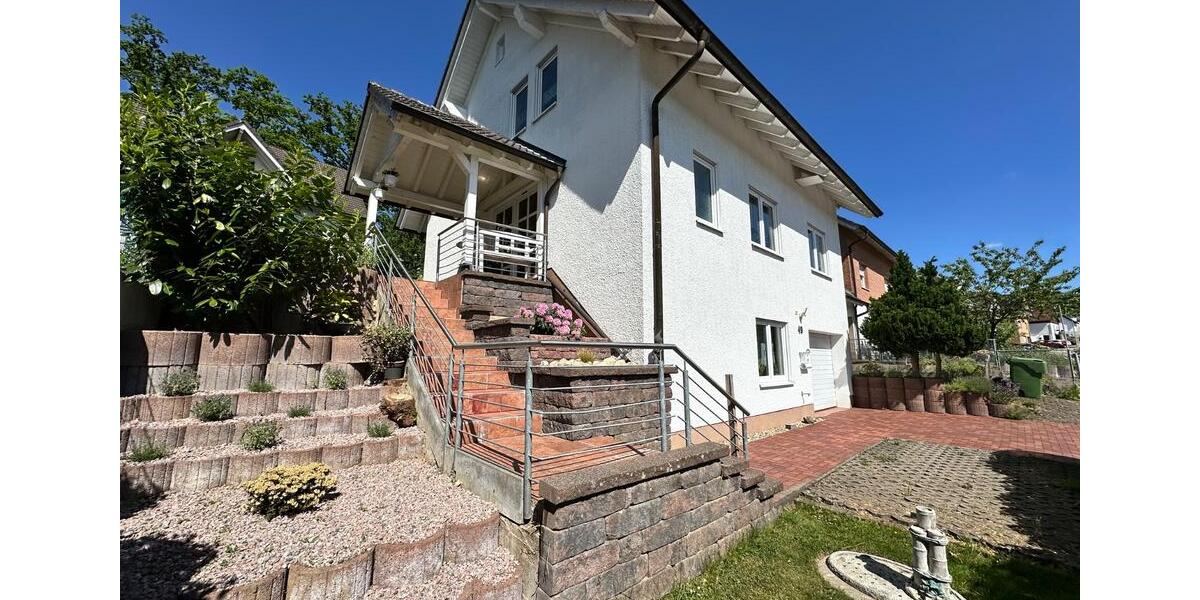 Einfamilienhaus Waldbröl - 6 Zimmer, 126 m&sup2;, 1.500&euro; | Angebot:26229000