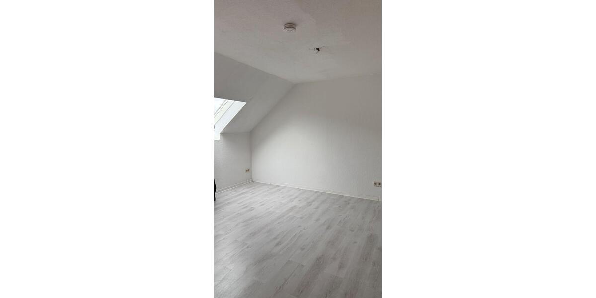 Dachgeschoßwohnung Siegen Dillnhütten - 2 Zimmer, 70 m&sup2;, 500&euro; | Angebot:25353860