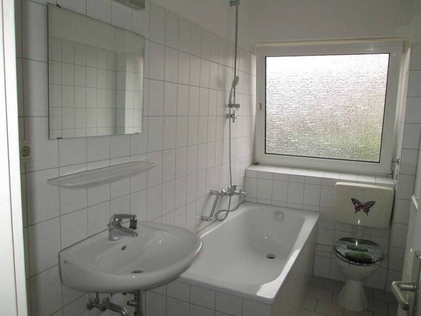 BalkonWohnung im Erdgeschoss!!