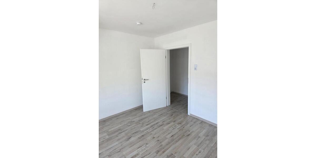 Dachgeschoßwohnung Lünen - 2.5 Zimmer, 50 m&sup2;, 500&euro; | Angebot:26386989