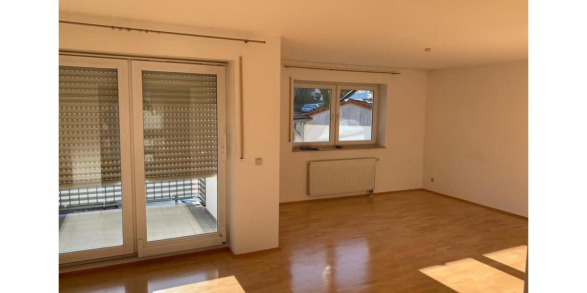 Attraktive 3 ZKB-Wohnung mit Balkon, Garage und Pkw-Stellplatz 3 zimmer