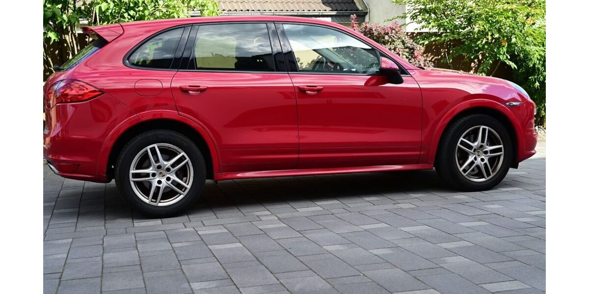 Porsche Cayenne 178.000 km 21.400 &euro; Solingen 42653