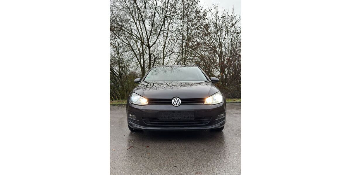 VW Golf 249.000 km 7.999 &euro; Mittelstreu 97640