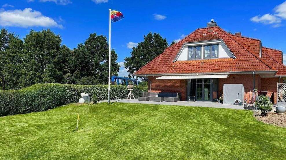 F-R-E-I- Traum Walmdach-Haus mit Feldblick